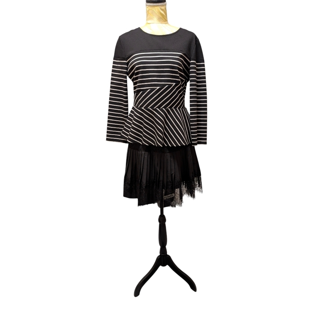 BCBGMaxAzria Black And White Peplum Top. Large. Exposed Back Zip. 3/4 Sleeve. - Picture 2 of 4